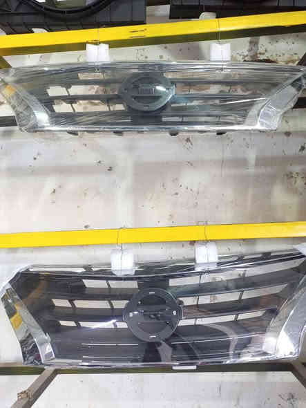 السلام عليكم
توفر ماصدة امامي نيسان سني هندي 
مراوح راديتر 
عطر 
باسعار مناسبة 
وتساب ***********
وايضا يتوفر داعمية امامي خلفي 
كشاف نيسان سني 2014
مري جانبية
