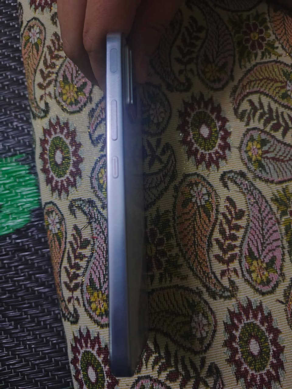 السلام عليكم عندي هذه جي تي 30 برو 256 كيكا بي هاي الطخات البسيطة ما مأثره على أي شي سعره 290 او بي مجال 
مكاني الموصل الحدباء

واتس ***********
