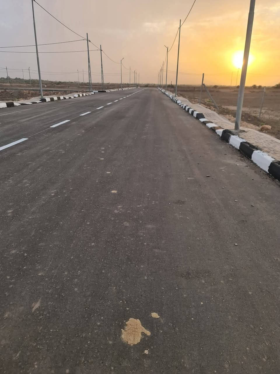 للبيع 3 قطع زراعي متجاورة سند 25 بمجمع اللؤلؤة ع طريق دغارة ديوانيه مساحه كل وحده 360م واجه12م ونزال 30م.المجمع كامل الخدمات من كهرباء وماء وتبليط وارصفه ومجاري واناره ليليه.طبعا المجمع ع الشارع العام مباشرتا للاستفسار ***********
