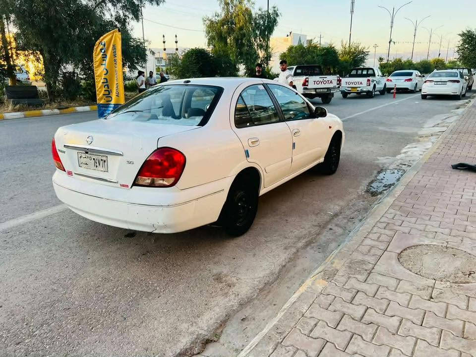سە نی یابانی ساغ ساغ
٢٠٠٤
توماتیک 
کامل مسروف
شاشە و کامیرا
گیرو مە کینە بە شە رت 
بی دە عمو لیدراو 
٤تایە ی تازە ی لە ژیرە 
شوین هە لبجە ی تازە 
سعري ٤٧مە جالیکی برایانە 
***********
‏***********
