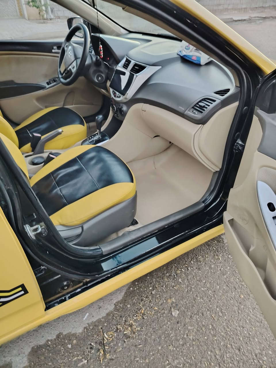 مر خصت الادمن
اكسنت وارد أمريكي موديل 2013 جي تي اي  حادثه قبق الجنطه فقط

وطخه بالبنيد باتري جديد صدر عام  جديد دوشمه عامه  تخم تاير جديد تبريد منضومه كامله جديده فول

هيئه وغرامات مصفره سياره بسمي ثاني يوم احولك

 سياره خير من الله مكاني الحسينيه الراشديه (سعر ٨٢)وبيه مجال 

رقمي *********** وات ساب
*********** اتصال
