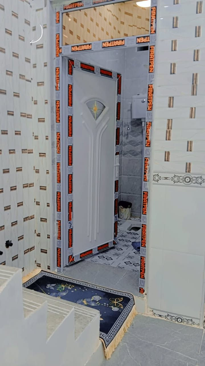 سلام عليكم بيت للبيع بحي الغدير قرب مدرسه الصينيه
بيت على ساحه رقم معامله كامل مساحت البيت ١٠٠ متر بلطول طابقين نقص بس غرفه بناء البيت 2025 الاستفسار على الرقم سعر 80 وبي مجال قليل ***********
