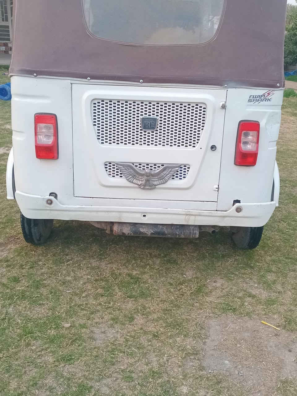 سلام عليكم تكتك للبيع 22 رقم وسنويه انكليزي واسط تكتك خير مشالله كبل لشارع ناعمه كهربائيات كله شغاله  مكاني عزيزيه للستفسار ***********
