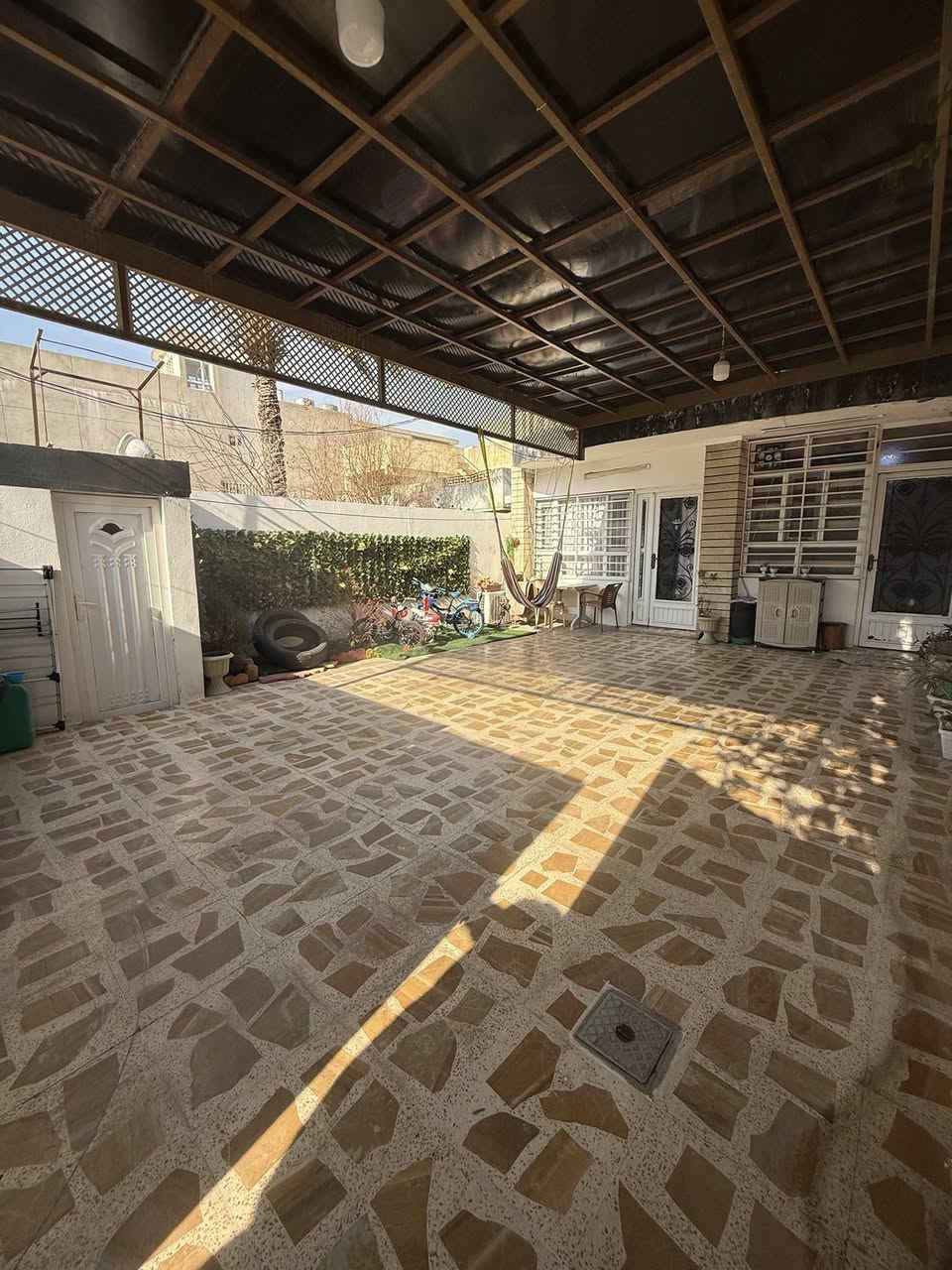 دار للبيع الموصل حي المصارف خلف ارشد الزيباري مساحه 200 متر 
طابقين 3 غرف وهول واستقبال وكراج 
بيع او معارض مع بيت 300 متر 
سعر 325 مليون وبي مجال 

للإستفسار مراجعة المكتب او الاتصال على الأرقام التالية   عمار العبيدي   
***********
*********** واتساب
  ايمن   
 ‏‪0750 214 4093‬‏    ‏
‏‪0775 630 2993‬‏ واتساب
   اوس 
‏ ‭0770 287 3744
‏  ‬ ‭0750 219 5078‬    
ابو سند 
‭0 775 714 2899‬
عنوان المكتب حي النور سايدين دانية ماركت مقابل افران الرائد
