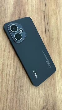 📱 جهاز هونر 400 للبيع الجهاز جديد 💾 الذاكرة: 512GB 🎨 اللون: أسود ✨ الج...