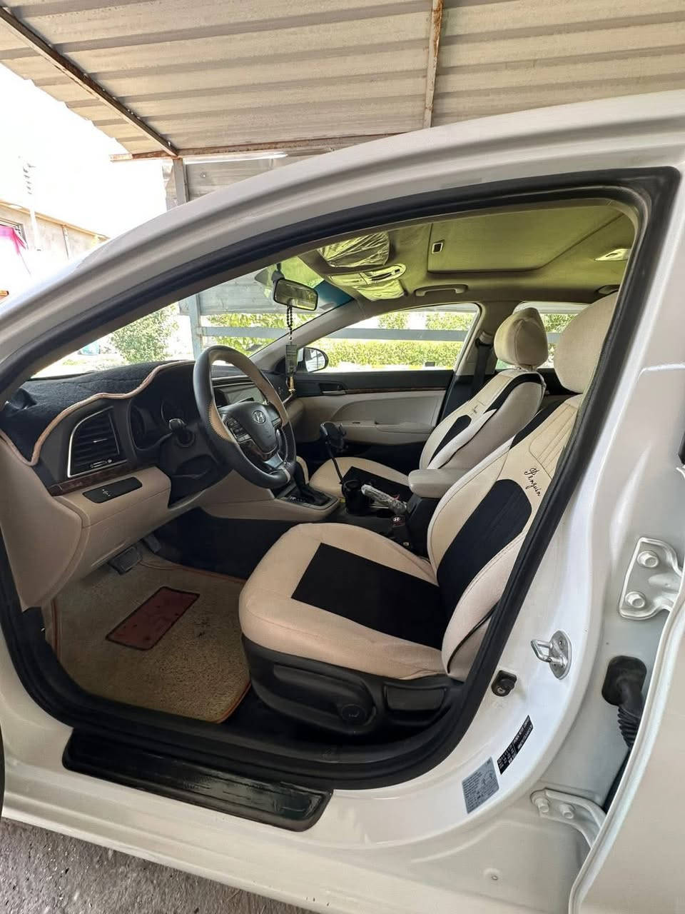 انتره ٢٠١٨البيع  ماشيه 148وبيها مكانات بارد عنوان الغزاليه انتره ٢٠١٨البيع  السعر 150وبيها مجال مكلف بل نشر *********** تواصل عل رقم بيها صبق المكان الي مأشر عليه بس خشم البنيد
