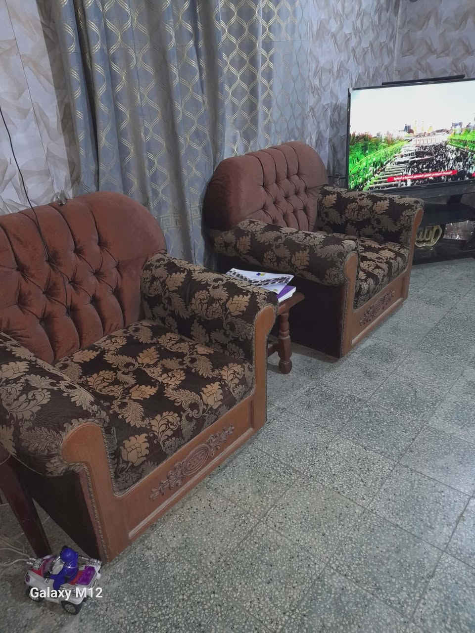 غراض للبيع 
الاتصال

0773 770 6810
