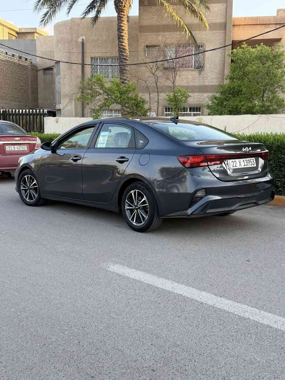 السلام عليكم
بيع مستعجل 
فورتي 2023 وارد امريكي
حادث بنيد فقط بدون دواخل 
شاصي لغد مكفول +بارد في الجاملغ 
السيارة نظيفة جدا 
نص فول 
شاشة كامرة 
رادارات 
تحديد مسار 
تحكمات ستيرن 
السعر ١٣٨$ 
بغداد اليوسفيه   
***********
