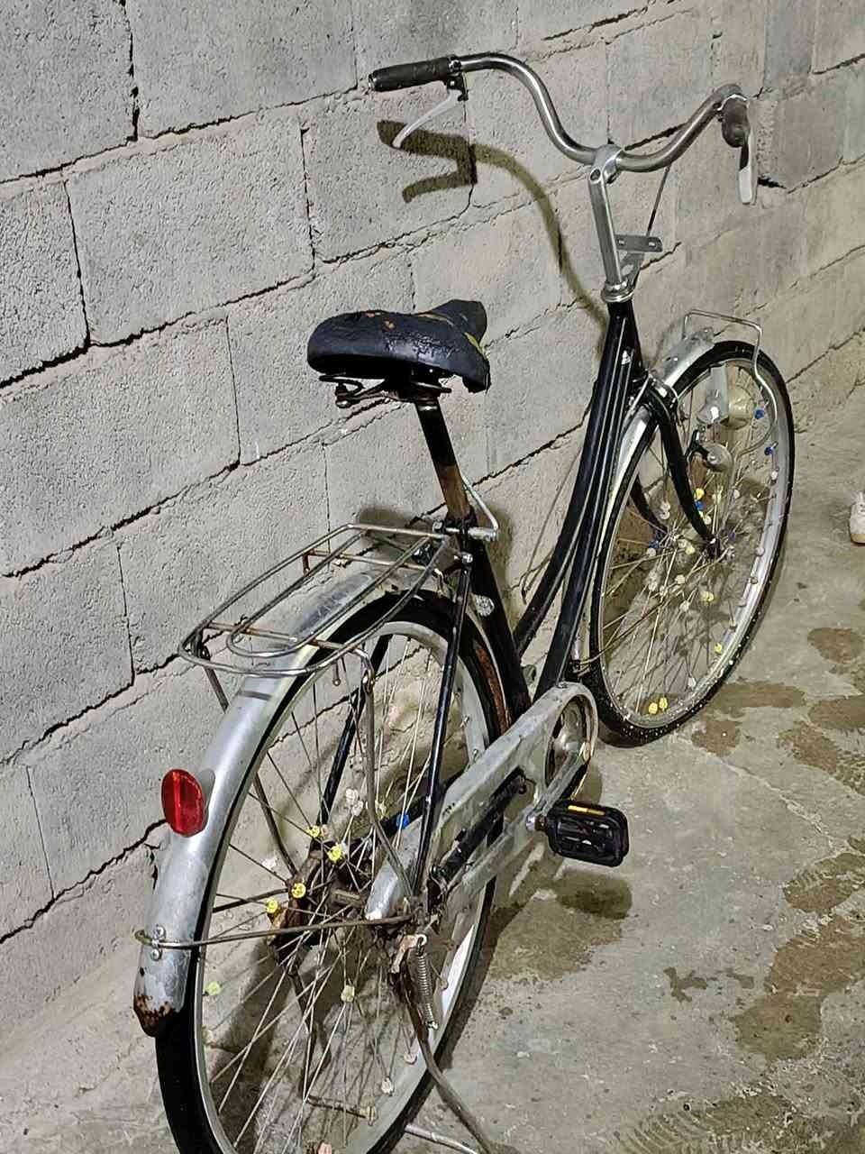 السلام عليكم ورحمة الله وبركاته
بايسكلات للبيع
الرصاصي حجم 26 
الأسود حجم 27 
الأثنين بـ 100 الف 
محتاجات فقط اطارات
للتواصل ***********
