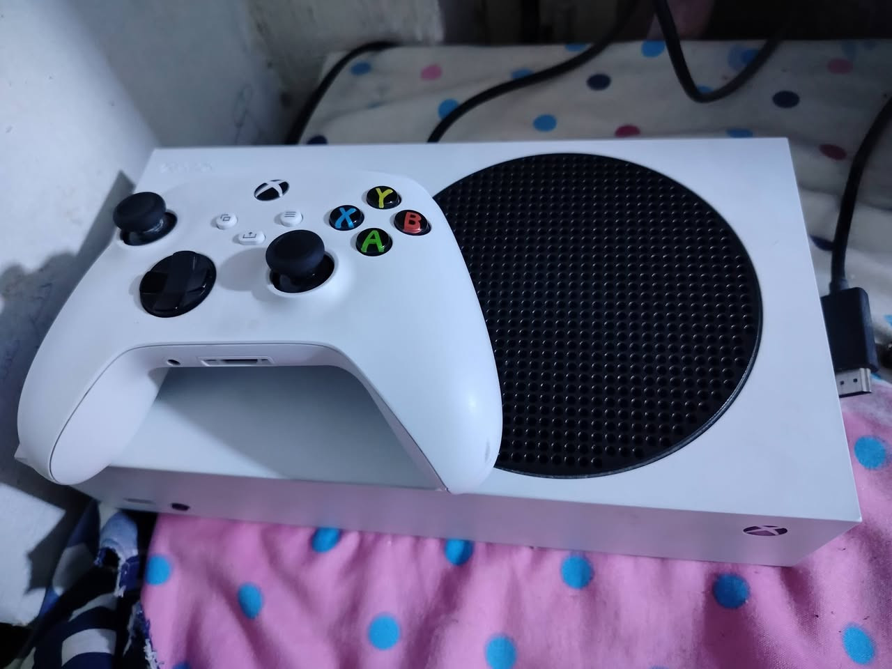 سلام عليكم إكس بوكس نضيف كلش كلش ما مستعمل آلة القليللل والله نضيف و أي عطل ما بي و يجي ويا ملحقات كاملة و جهاز نضيف و ما مفتوح للستفسار الخاص او وتساب افضل***********
