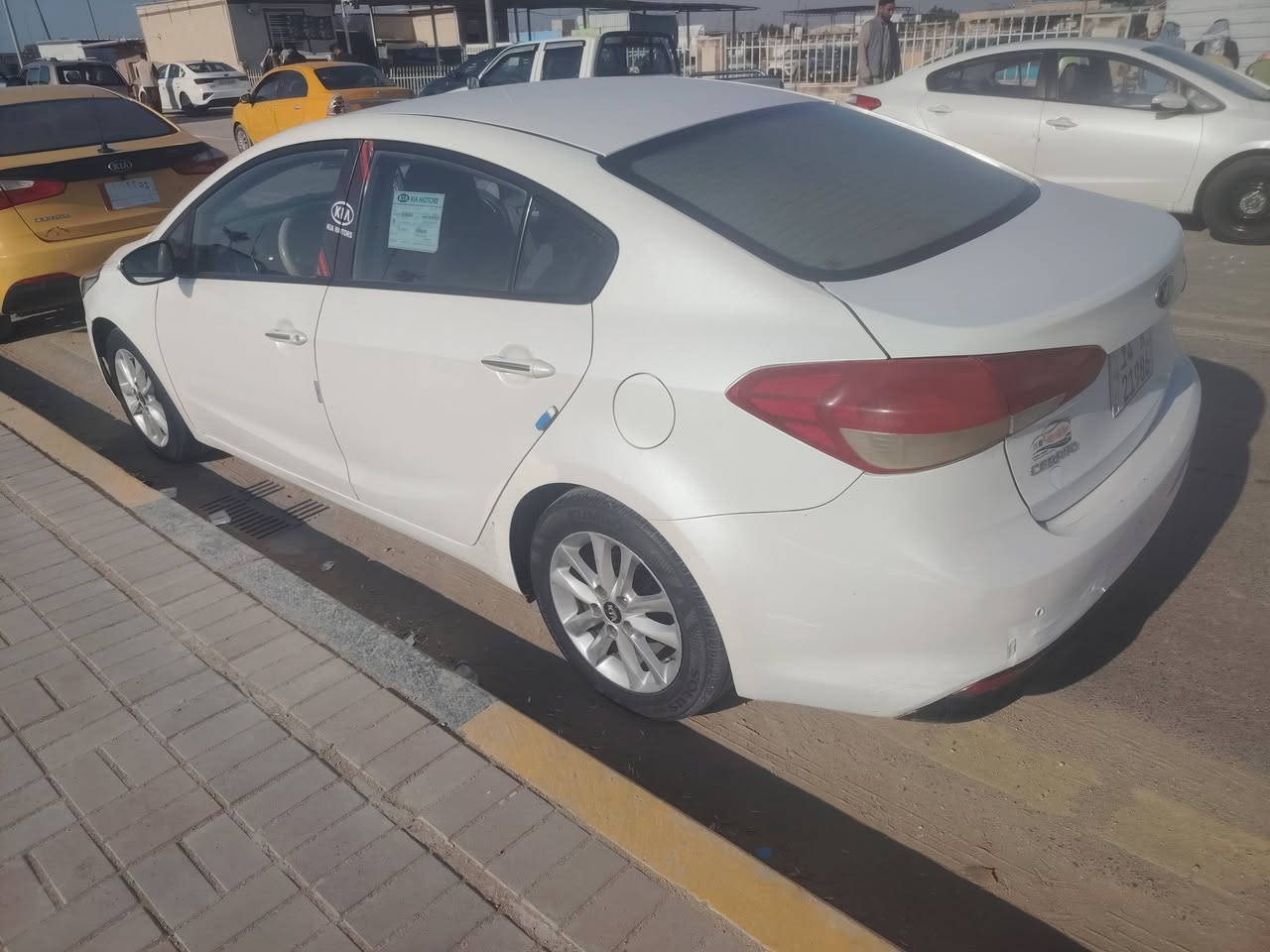 سيراتو مديل ٢٠١٧ للبيع او مراوس 
ضرر بنيد تبديل سياره جديده سنويه لل٣٠ بسمي  ماشيه ١٥٠ مكانه سماوه قضاء الرميثى جاهزه سياره مكينه وكير كفاله تبريد تتدفاه جاهزه مانقصه برغي
السعر ١٢٥ وبيه مجال حك جيه
رقم تلفون ***********
