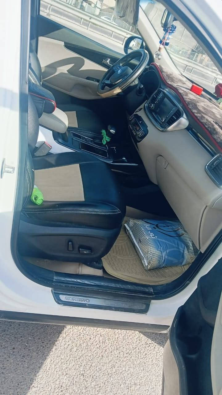 للبيع  سورنتو    2018خليجي    (المكينه سبانه مامدود عليها)
( السنويه تنتهي لل 2028/7/25)
المواصفات 
1_ كشنات كهرباء تدفئه تبريد
2_ حساسات امامي خلفي 
3_ جنطه كهرباء
4 _ 7 راكب 
5 _ تحكمات 
6_ اشاير بالمري 
7 _ بلراما
8 _ بصمه 
9_  اناره ترحيب 
10 _ بصمات بيبان 
11_ ماشيه 78km
12_  تدفئه تبريد شغال
13_ بردات بيبان 
14 _ ثلاث قطع تبريد 
15 _ رقم بغداد انكليزي 
16 _ مكينه السياره (6v)
17 كتلوكات السياره موجودات
والباقي المواصفات معروفه 

       السعر 245$ وبيها مجال  
مكان السياره كربلاء كنطرت السلام 
والسونار مرفق مع الصور 

الاستفسار ( ***********_***********)
