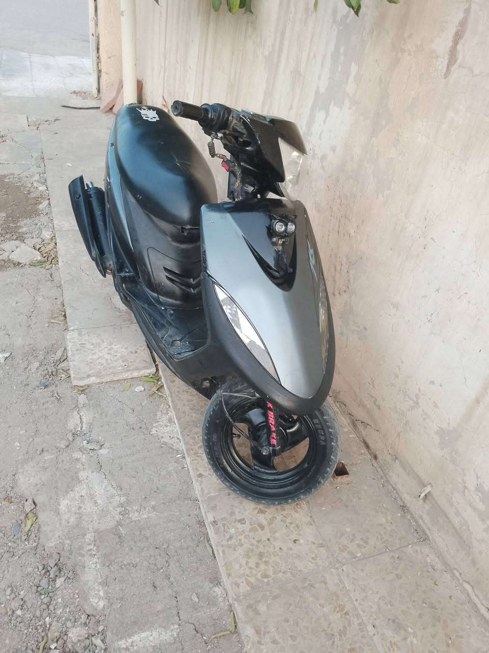 سلام عليكم  ماكس عدله ياباني محرك مفتوح  49 سلف شرط  دراجه ناعمة  بصمه هندر كهربائيات كلها شغاله  هورن اشاير لايت عالي ناصي عداد لونين شرط شلعه معدل صالنصه fmسلف رياضي كلجات بلادي مال تفصيخ نقص فقط سبايدر سعر 550وبيها مجال للطيبين للستفسار ***********
