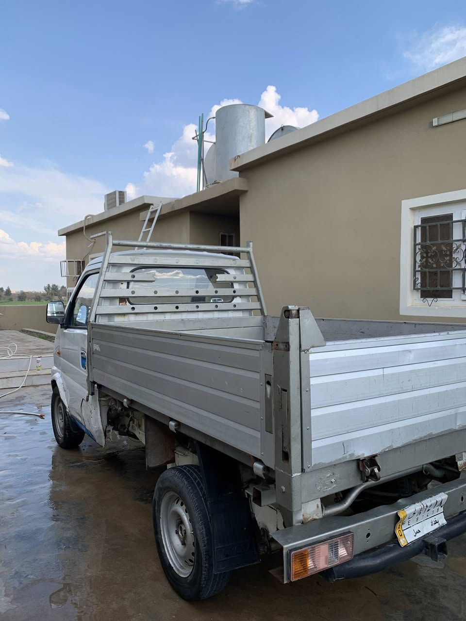 السلام عليكم بكم او كيا 

قلاب صيني حلوه ونضيفه 

موديل 2013 جديده

مرقم بغداد تحويل ثاني يوم 

صاحبه موجود با الشرقاط 

سنوية تسقط 27 شهر  4 

السعر 27 وبي مجال قليل صدر نضيف وتواير نص عمر 

اتصل ***********

زين***********
