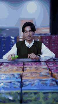 مو بس نبيعك كيك… نوقف وياك، ندعمك، ونكبر وياك.  إذا عندك محل، سوبرمارك...