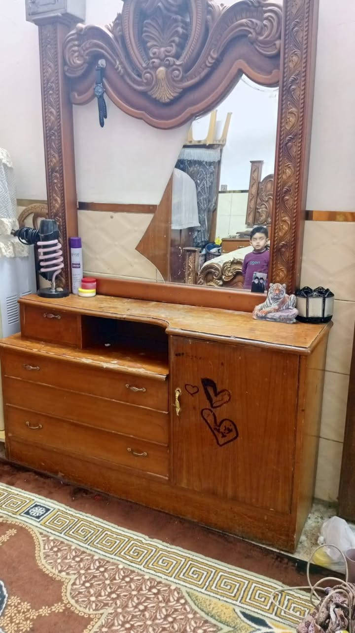 غرفه صاج اصلي درجة اولى
6 بيبان بيه ضرر بصيط  موضح بل صوره 
اي استفسار اتصل ***********
السعر 450 مكان بغداد مدينة الصدر
