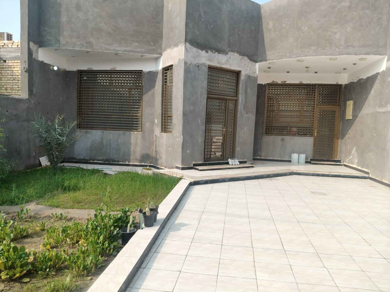‏📢 بيت زراعي المهيديه – مقابل عمارات الشموخ السكنيه
داخل فرع قرطاسيه المعاصرة 
🔶بي وصل تطويب 
‏✨ عرض الشارع 10متر
🔶مطل على ساحـة 20 متر امام البيت 
‏🏠 المساحة: 375 متر
‏✨مساحة البناء 200 متر والباقي كراج+حديقه 
‏🪏 نوع البناء طابوك+سقف كونكريت 
📍تفاصيل البناء🏠
‏🛏️ غرفتين نوم
‏🛋️ صالة + استقبال
‏🍽️ مطبخ حار+بارد 
‏🚿 صحيات داخلية وخارجية 
‏🌳 حديقة
‏🚗 كراج واسع 
‏🔶منور 
‏💰 السعر: 150 مليون بي مجال للشراي 
‏📍 الموقع: المهيديه مقابل عمارات الشموخ السكنية داخل فرع بعرض شارع 10متر مقابل ساحة بمساحة20 متر 
‏
‏📞 للمعلومات والتواصل: *********** واتساب 
‏📱
