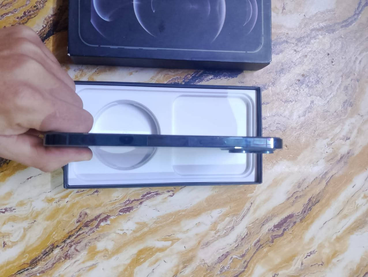 ايفون 12 برو ماكس نضيف ماداخل تصليح بطاريه 85 مراوس ب ايبادm4 أو m5 ونطي فرق..رقمي ***********
