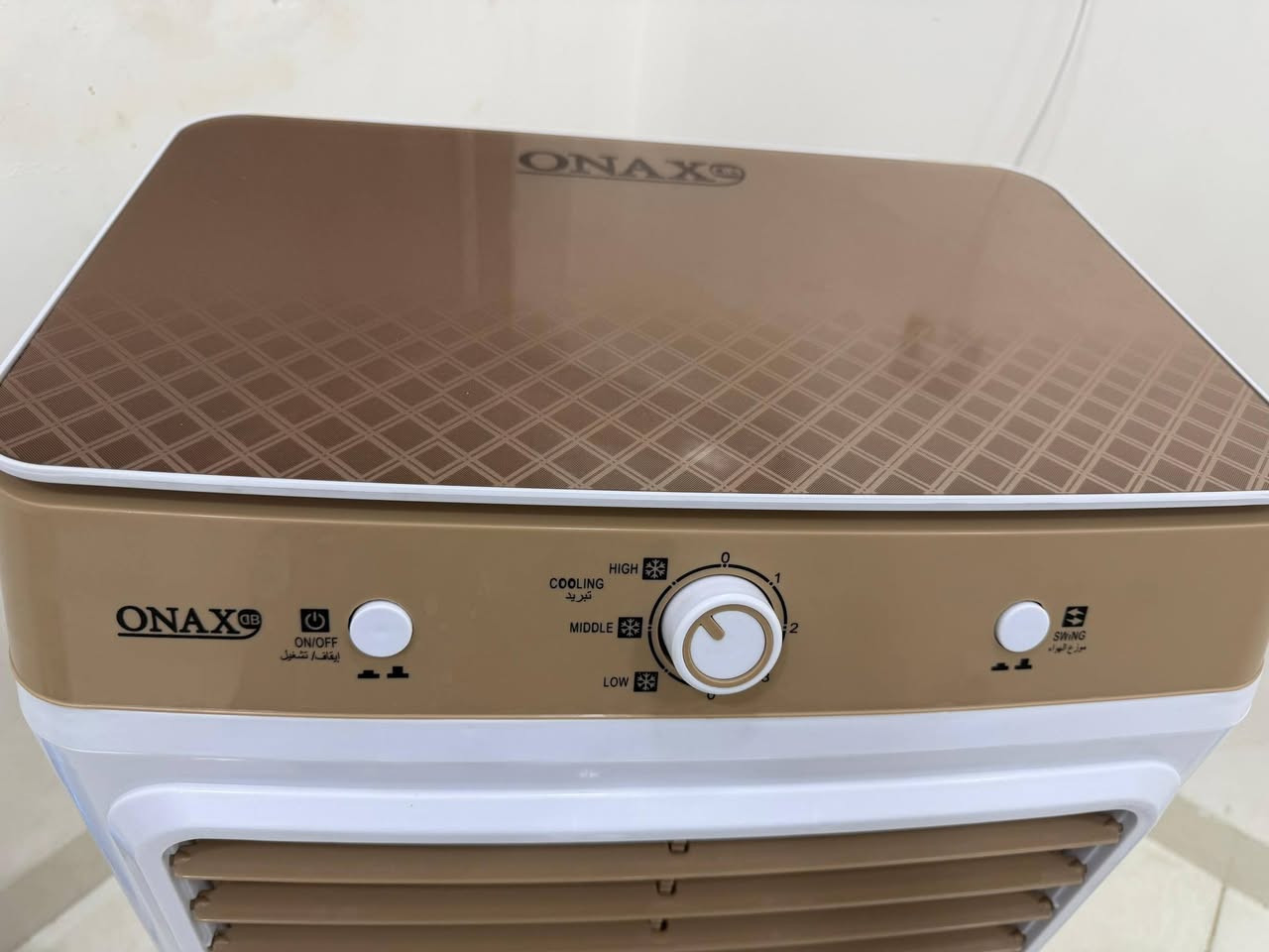 سلام عليكم كلبي
عندي مبردة(كونفيرا) حجم (30)لتر تضل 12ساعه. من ماركة  أوناكس (ONAX) .اقتصادية جدا(150)واط (نصف امبير). تستخدم للغرف الصغيرة ومكاتب. جديدة تماما استخدمتها يومين امانة الله بكارتونه تستلم مع قوالب الثلج وعجلات المتحركة 
عنوان بغداد العطيفية
للتواصل على الرقم واتساب فقط(***********)
