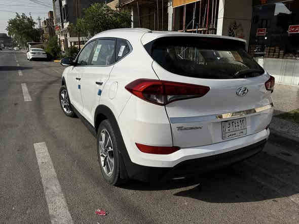 السلام عليكم 
للبيع توسان 2018 خليجي
السعر 193 ورقة
بيها بارد بالباب الايمن الخلفي وتكحيل كارت
رقم بغداد بإسمي
سياره مابيها اي نقص
شاشة كبيرة
كاميرا خلفية
يدات نيكل
مري شفط مع اشاير
لد نهاري
تحكم ستيرن
كشنات جلد
تطعيم الداخل صاجي
ثلاث وضعيات قيادة (سبورت,عادي,ECO)
تبريد قطعتين 
مكينة 2000
ماشية 124,500 كم قابل للزيادة
(مرفق صور السونار من اشتريتها سنة 2024. نفس الملاحظات)

للاتصال ***********
العنوان: كرادة خارج
