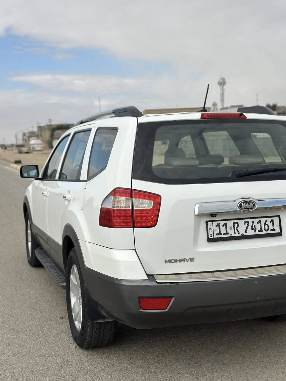 السلام عليكم 
مهافي (2014) خليجي مكفوله كفاله عامه من كلشي بيها رصعه فوك البكلايت فقط ماشيه (132) كيلو متر (V6)  رقم بغداد الجديد تحويل مباشر 
فول مواصفات
بصمه ابواب 
بصمه تشغيل 
فتحه سقف 
كشنات كهرباء
كشنات جلد 
7راكب 
3قطع تبريد 
صندوق شفط 
زراك لايت 
كامره خلفيه 
حساسات 
تحكم ستيرن جهتين 
تبريد شاشه 
وموصفات المخافي معروفه السياره جديده تخم تاير جديد 
السعر//169. ورقه وبيها مجال بسيط
للاتصال//***********
***********
