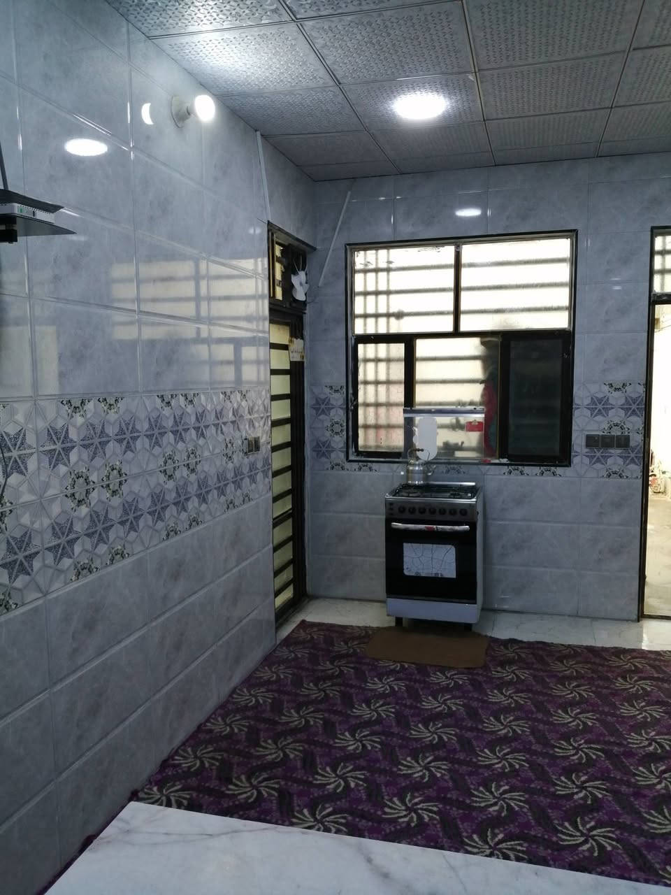 دار للبيع مساحة 100 عرض 5
نزال 20

  يحتوي على غرفه صاله مطبخ تخاريج حديقه بناء بلوك درجه اولئ السقف صب كونكريت  بيت كامل سقوف بورك الرضيه بورسلين كامل ع اخر حبايه عايزه بسم استقبال وتشاريف يرهم مراوس بيت ازغر  العنوان حي ميسان شارع الزوار قرب أسواق الميالي  استفسار ع رقم *********** وات ساب السعر 32
