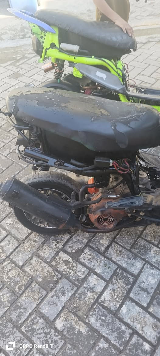 السلام عليكم للبيع دراجتين ماكس مضلع ولثانية عدلة نكرة سلف وهندر بكل وقت الدراجات شوفت عينك نقص بس كفرات الباقي كلة شغال مكاني بغداد مدينة الصدر سعر الوحدة 325وبيهن مجال رقم التلفون ***********
