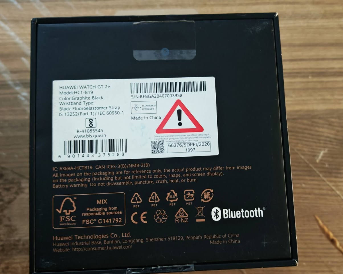 ساعة هواوي الرياضية اصلية gt 2e
لو اسود مع ملحقاتها 
السعر 75 الف 
يوجد توصيل ***********
