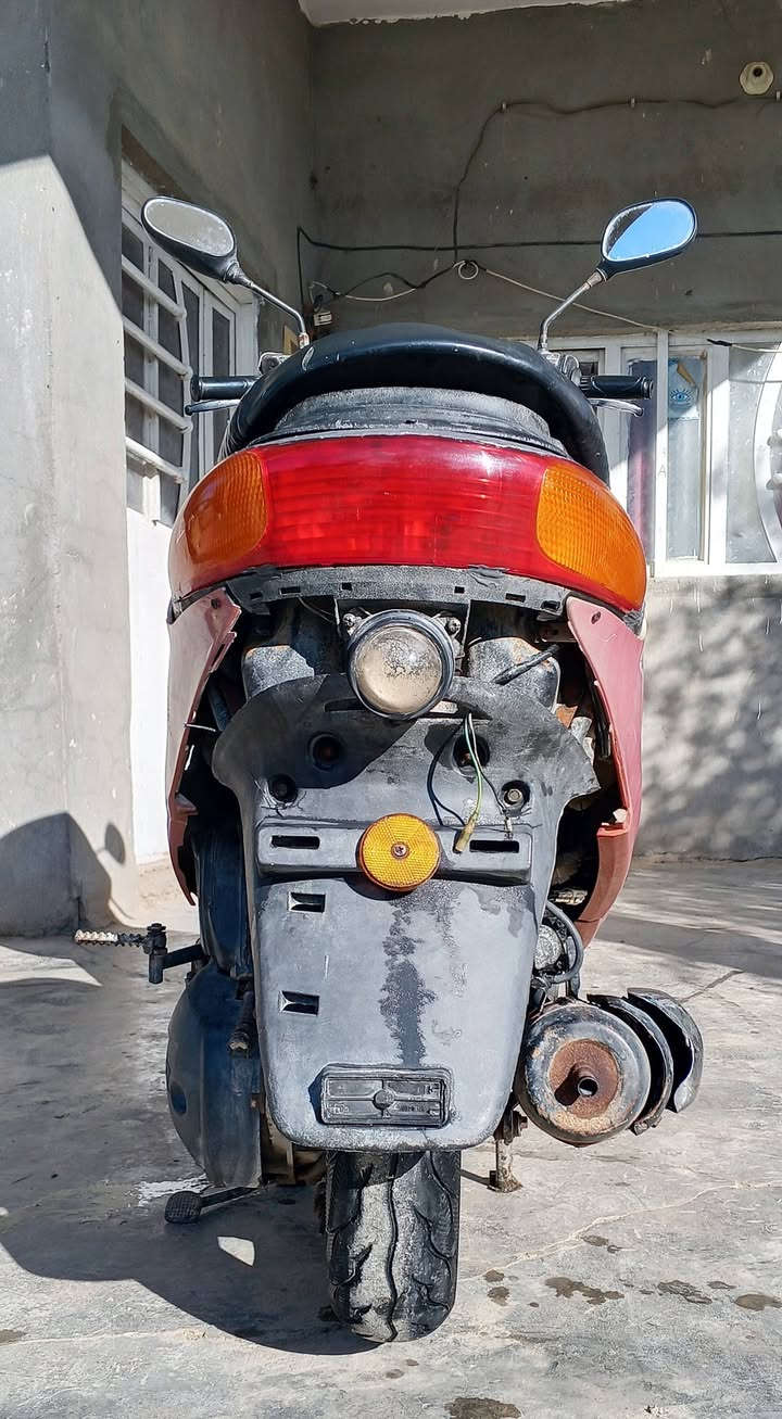 للبيع📌
✅دراجة دولفين 🐬🛵
  
✅السرعة: 140
✅المحرك نشط او ناعم. 
✅ كهربائيات كلهه شغالة 
. دبل اشارة
. لايت ابيظ اصفر
✅ ابريك امامي خلفي الامامي نظام دسك. 
🗺العنوان: الدولي السريع قرب الجسر السابع 
طريق الحصوة. 

السعر: 300 الف 💵 
التلفون: ***********
