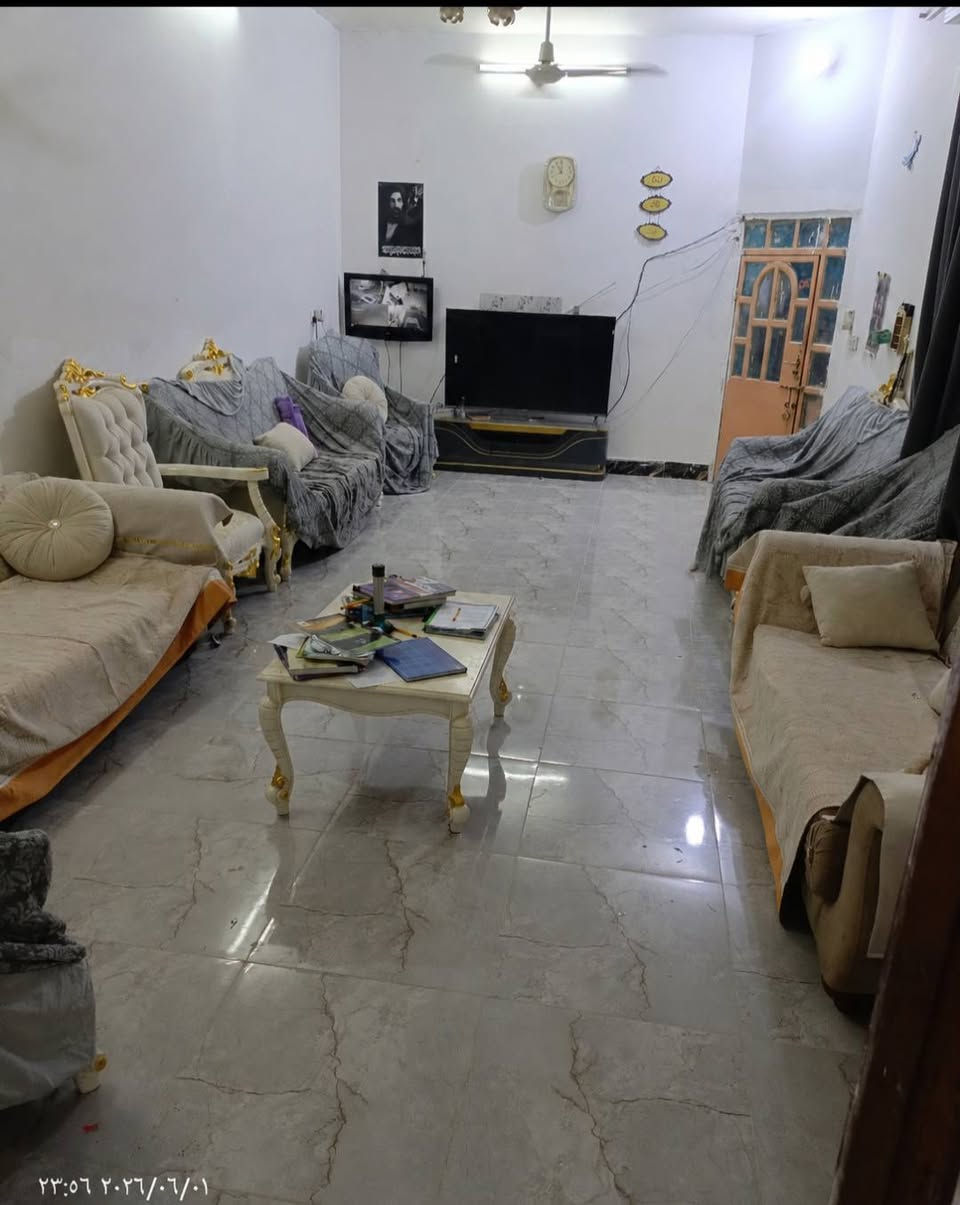 السلام عليكم البيت بحي النصر مهندسين للبيع 200متر بيت نضيف ومرتب بي غرف 2 وبلطابق الثاني وحده وصحيات 2 خارجي وداخلي وكراج سيارات2 
واستقبال 4ونص ،×8ونص ولكرج 5×10 ولكرج بي سقيفه )  مطبخ مرتب بيت (شيلمان) 
السعر 180وقابل لتفاوض بيت بسمي ثاني يوم يتحول  . ♦️بلعافيه عل ياخذه 
البيت عنونه بضبط والتفاصيل رقم الهاتف ***********
