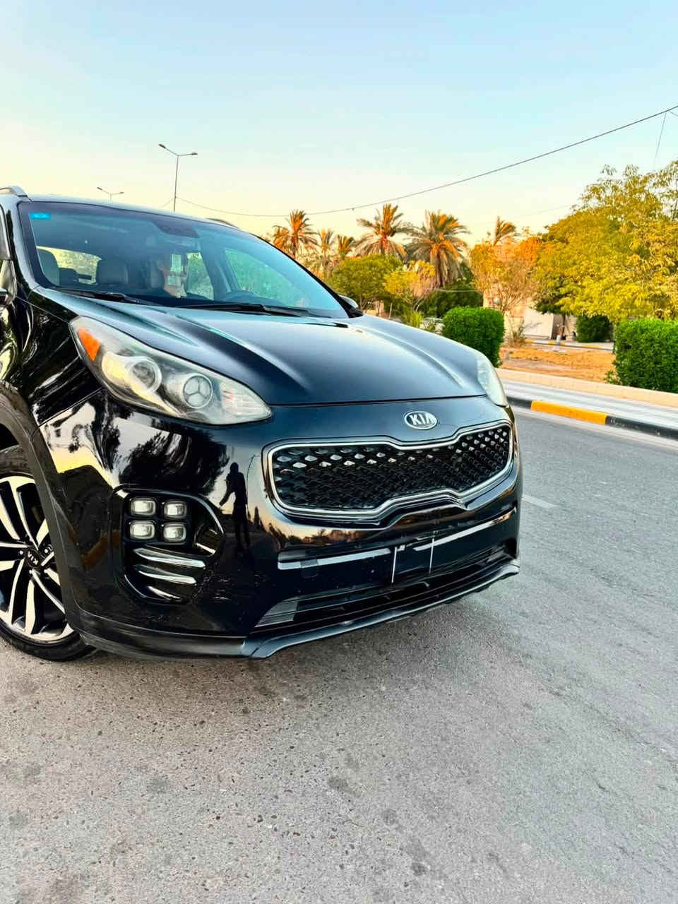 سبورتج موديل 2019
امريكي حادثها دعامية أمامية ومصلحة حتى مو مبدلة بدون ايرباك
ماشية 61 ميل قابل للزيادة
داخلها لونين
تبريد قطعتين
مناخين منفصلين
كاميرا دوارة
لايت زنون
تحكمات استيرن
وبقية المواصفات
سعرها 156$ 
عنوان العامريه 

‭***********‬
