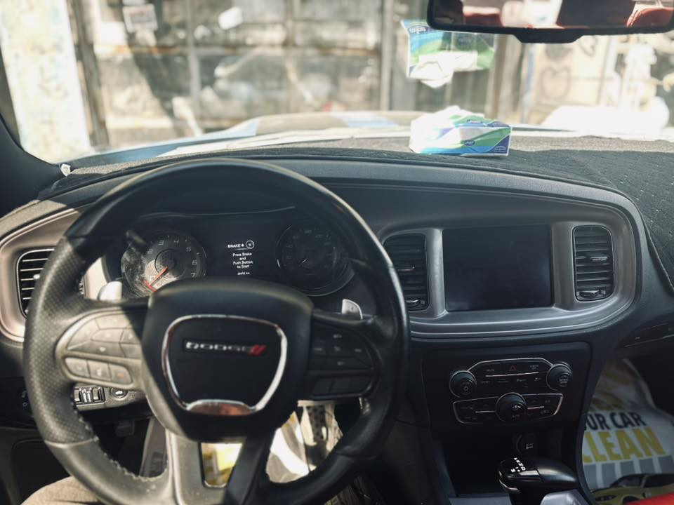 سلام عليكم جارجر ارتي للبيع موديل ٢٠٢٣
سيارة نص فول
شاشة كبيرة
شفتات سرعة
حساسات خلفية 
قطعتين تبريد 
ومواصفات النص معروفة 
حادثها جاملغ وبنيد مبدلات واصل للغد ومصلح درجة أولى السيارة جديدة مكينة كير حدادية تبريد بشرط بيها ضربة بلباب بلعراق ابيع على ضربتها الضربه موضحة بلصور السعر 230قابل للتفاوض للأستفسار 
*********** اتصال أو واتساب مكان السيارة كربلاء
