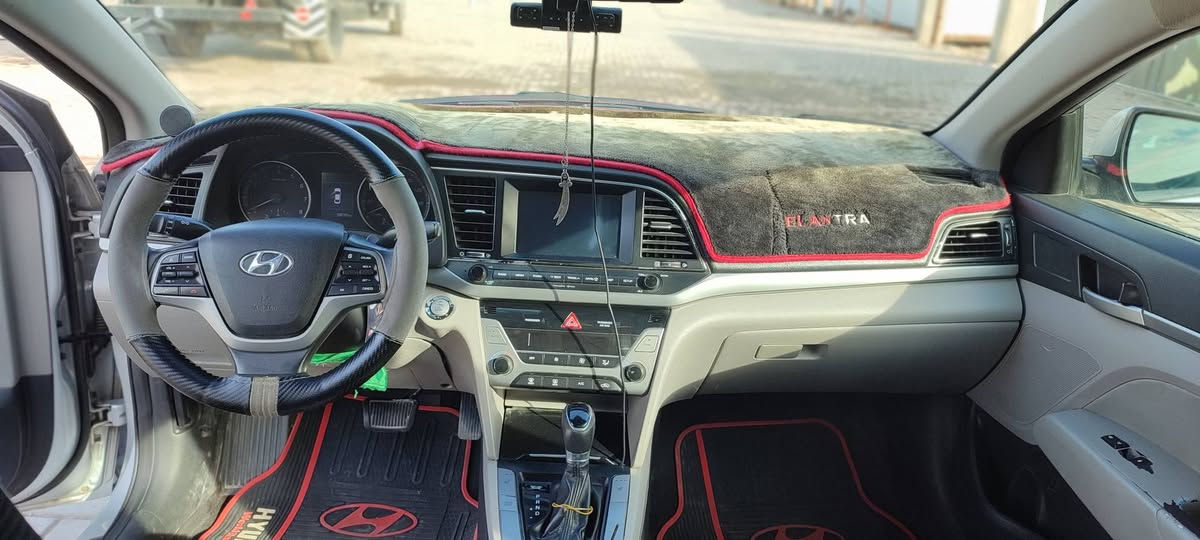 السلام عليكم
◀️هيونداي النترا موديل 2017 
◀️وارد أمريكي
◀️المحرك 2000 DOHC
◀️اللون رصاصي (سلفر) 
◀️الممشى 160 ميل  
◀️رقم سليمانية 21 جديد بسمي كبل احولك
◀️كير اوتوماتيك 
◀️بصمة أبواب تشغيل واطفاء مع دخول ذكي وفتح صندوق ذكي بدون لمس
◀️حساسات نقطة عمياء
◀️حساسات اطارات رقمي
◀️ويل كب اصلي مقاس 17
◀️شاشة أصلية كبيرة تدعم أندرويد اوتو وأبل كار
◀️سماعات أصلية بصوت نقي ومجسم مع دمام صوت في الصندوق مع داش كام 2 كاميرا + كاميرا صندوق أصلية للرجوع R 
◀️تدفئة وتبريد بحالة ممتازة 
◀️تدفئة مقاعد أمامية
◀️بطارية جديده  أصلية 
◀️ تخم تاير نظيف جدا  
◀️ سيارة بيها حالوب خفيف بالعراق 
◀️سيارة عليها ادامة وصيانة دورية متكاملة وكلشي بيها جاهز 
سيارة جناي اي نقص ما بيها 
بيها سونار راسلني وادزلك السونار

السعر المطلوب 12,000$ ( 120 ورقة ) 
بيها مجال  
مكان السيارة بغداد / الحسينية  
 الاتصال ***********
