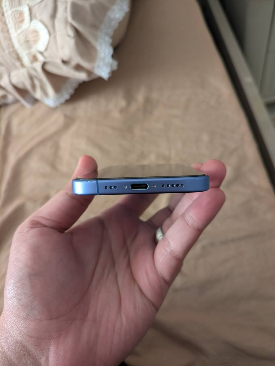 ايفون 16 العادي دبل سيم كارات للبيع او مراوس بايباد
ذاكرة 128
بطارية 92 
نظيف لا مفتوح ولا مصلح
للبيع او مراوس ب ايباد


**إذا كنت صاحب هذا الإعلان وتريد حذفه لأي سبب، رجاءا أرسل رسالة إلى الدعم الفني**