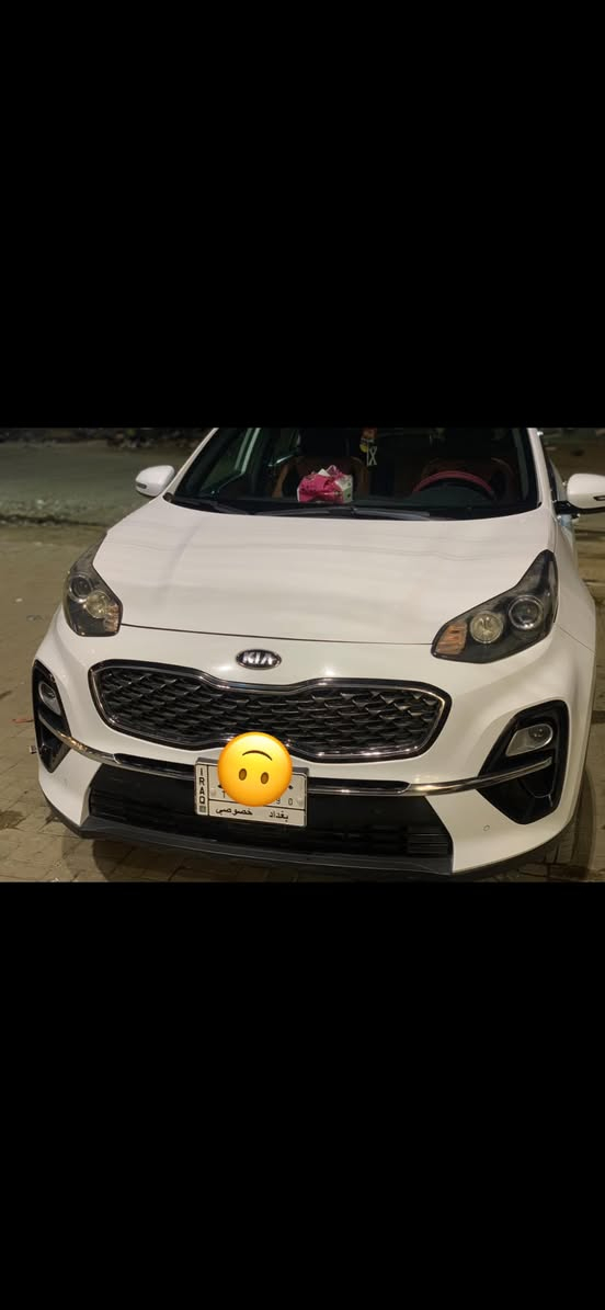 يالله سلام عليكم 
كيا سبورتج 
موديل ٢٠١٩ خليجي 
بيه بارد شبر بلبنيد وبين وباب صدر شبر وباب الخلف الصدر هم شبر غيره كفاله السياره حلوه خير من الله جاهزه 
ماشيه ١٥٠ 
السعر ١٨٧ وبيه مجال بسيط 
المكان بغداد مدينه الصدر 
الرقم 
***********
