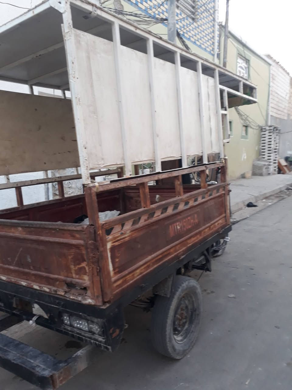 للبيع اسعر ستميه وخمسين اوراق*********** مديل 15
