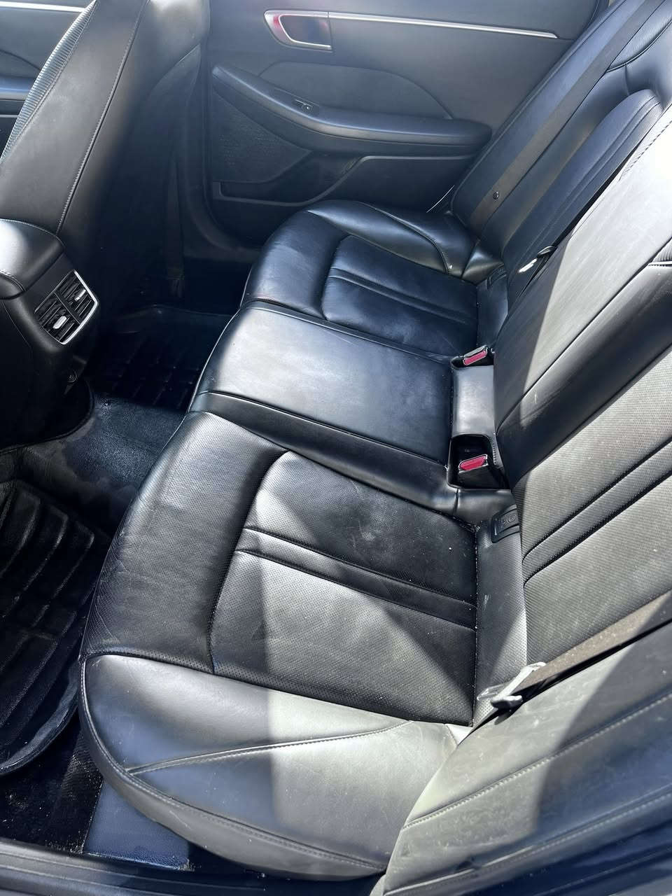 هونداي سوناتا 2020 
وارد كوري غاز بلاد ماشية 180 
بيها 5 قطع صبغ 
السعر :$153 ورقه 
 وتساب ***********
اتصال ‭0770 492 7681‬
مكان السيارة البصرة
