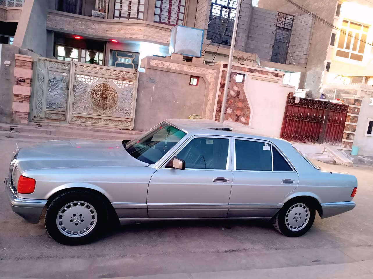 السلام عليكم مارسدس موديل خمسه وثمانين  محرك   خراطيم  منضومه غاز وبانزين مارسدس ثلاثميه 300 للبيع وهذا رقمي ***********
