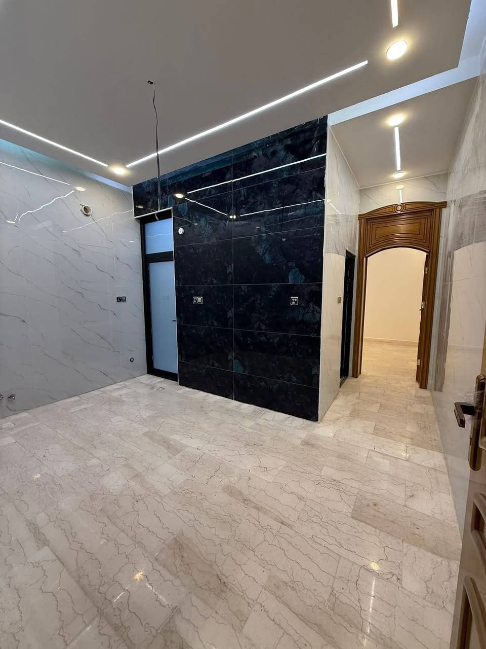 دارين 🏡2 مساحه الواحد 100م في حي السلام بل نجف للبيع 

يعني الي. يريد بيتين طبك هذني او يريد واحد هم ماكو مشكله 

موقعهم 📍 حي السلام مفتوح على شارع سلام غري و مفتوح على شارع ابو الدجاج

تفاصيل البيت 🏡 الخارطه الحديثه و 3غرف نوم فول vip
 للاستفسار اكثر عن العقار للاتصال يتوفر وتساب 

￼⁨
0780 789 4484

تابع الصفحه 📲🤝 كل العروض تلكوه بهذه البيج .
