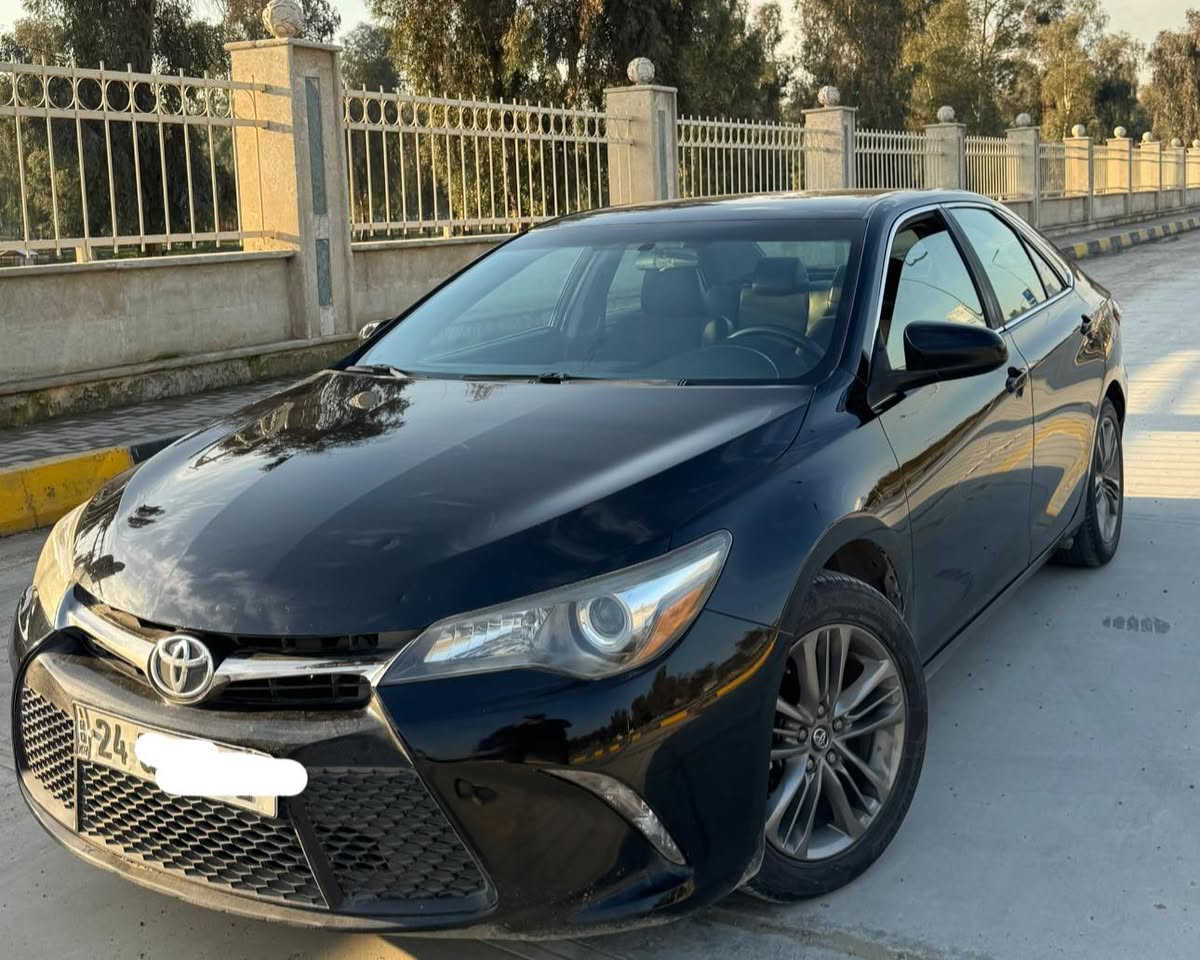 السلام عليكم
كامري 2017 Se امريكي 
لون الخارجي اسود 
والداخل اسود خيط احمر 
مواصفات SE معروفة 
(ماشية 285000) كيلو 
حادثها جاملغ خلفي الثنين بدون دواخل وبدون قبغ صندوق 
شرط الكير والمحرك والارباك والدواخل 
مكان السيارة موصل 
(حادث السيارة موضح بل منشور)

***********
