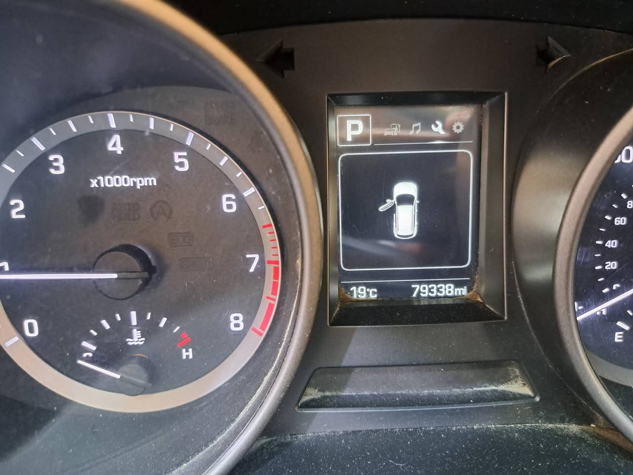 سياره سنتافيا موديل ٢٠١٨ مكفوله بيها تبديل بنيد ودعاميه وراديتر حادثها موضح بالصور تبريد وتدفئه خير من الله سياره متعبانه دوام فقط اروح وارجع بيها ونوبات نروح زياره بيها محرك gdiاربعه سلندر وارد امريكي سعرها ١٧٠ ورقه بيها مجال بسيط التواصل مع الرقم *********** تحياتي والي ياخذها بالخير عليه من قلب صافي والله يرزقه بيها ويكفيه شرها
