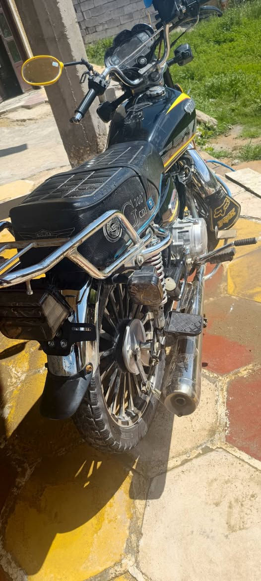 سلام عليكم دراجه للبيع مديل 25 دراجه خير من الله كلشي شغال ماعده البصمه  البصمه وكفت وحدها واني هم لغيتها سعر 750 وبيها مجال حك الجيه كلشي شغال مكان بغداد تقاطع النهروان ***********
