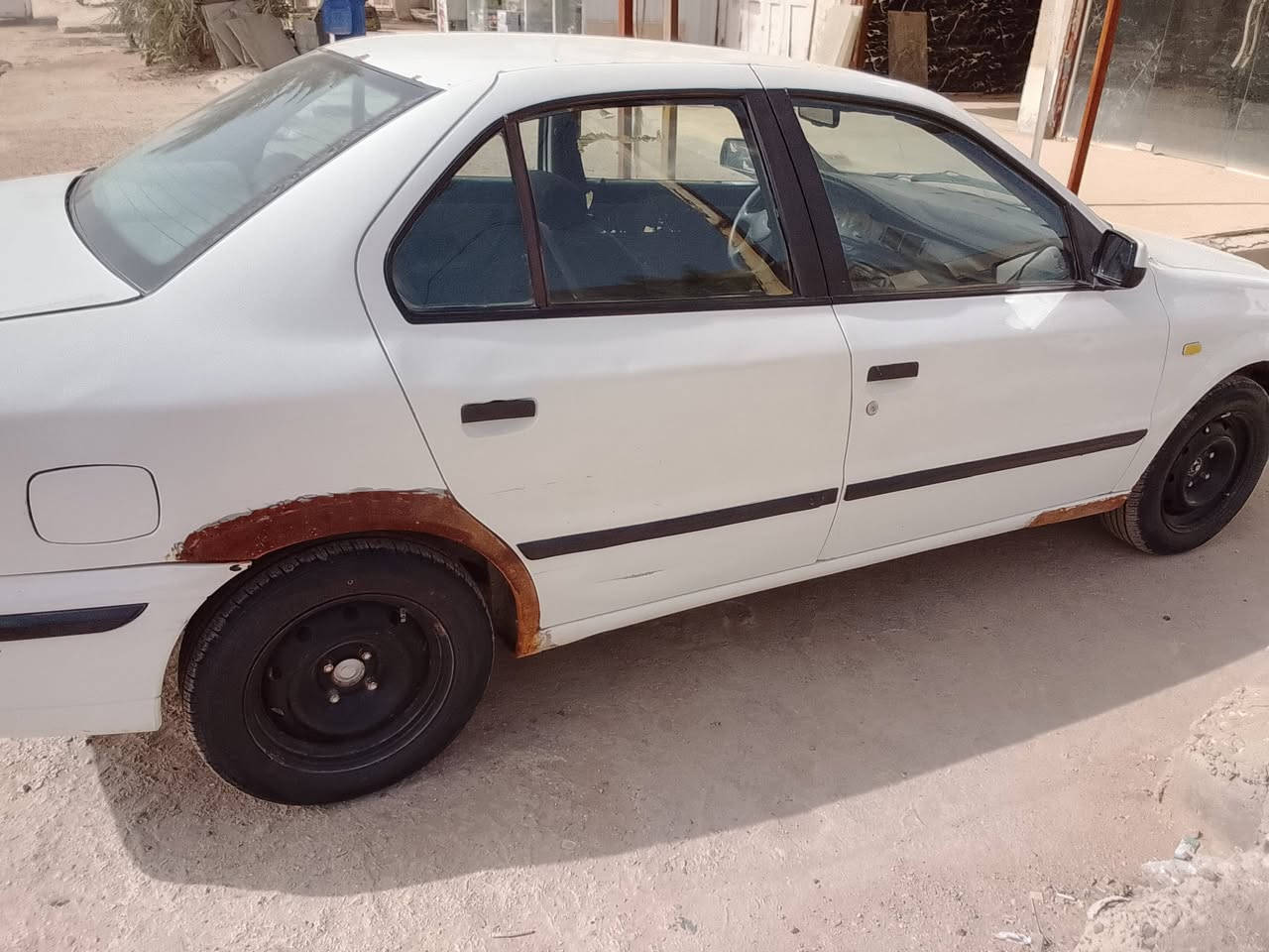 سياره سمند 2011رقم قادسيه مراوس بسياره صفره سايبه سمند بيجو بارص عنواني ديوانيه مكينه جديده تخم تاير بيهه صبغ بس قليل باب الخلفي اي ضربه مابيهه سياره سنويه ل2029.    ***********رقم الهاتف
