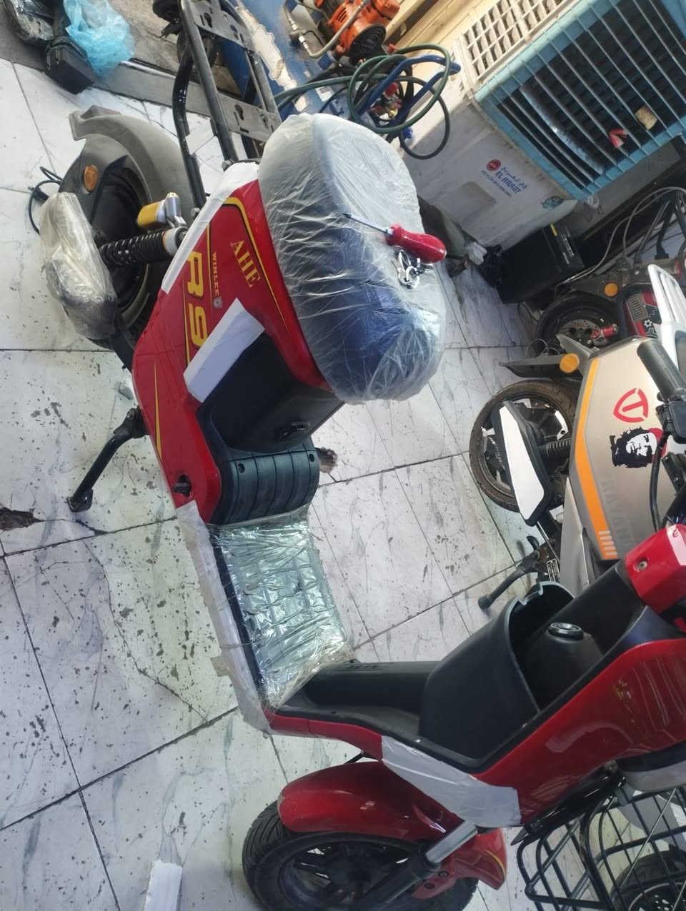 السلام عليكم الدراجات للبيع  R9 بطاريات جديده اصليه موجوده في محل ابو سجاد حي الجهاد    السعر ٤٥٠  الف


**إذا كنت صاحب هذا الإعلان وتريد حذفه لأي سبب، رجاءا أرسل رسالة إلى الدعم الفني**