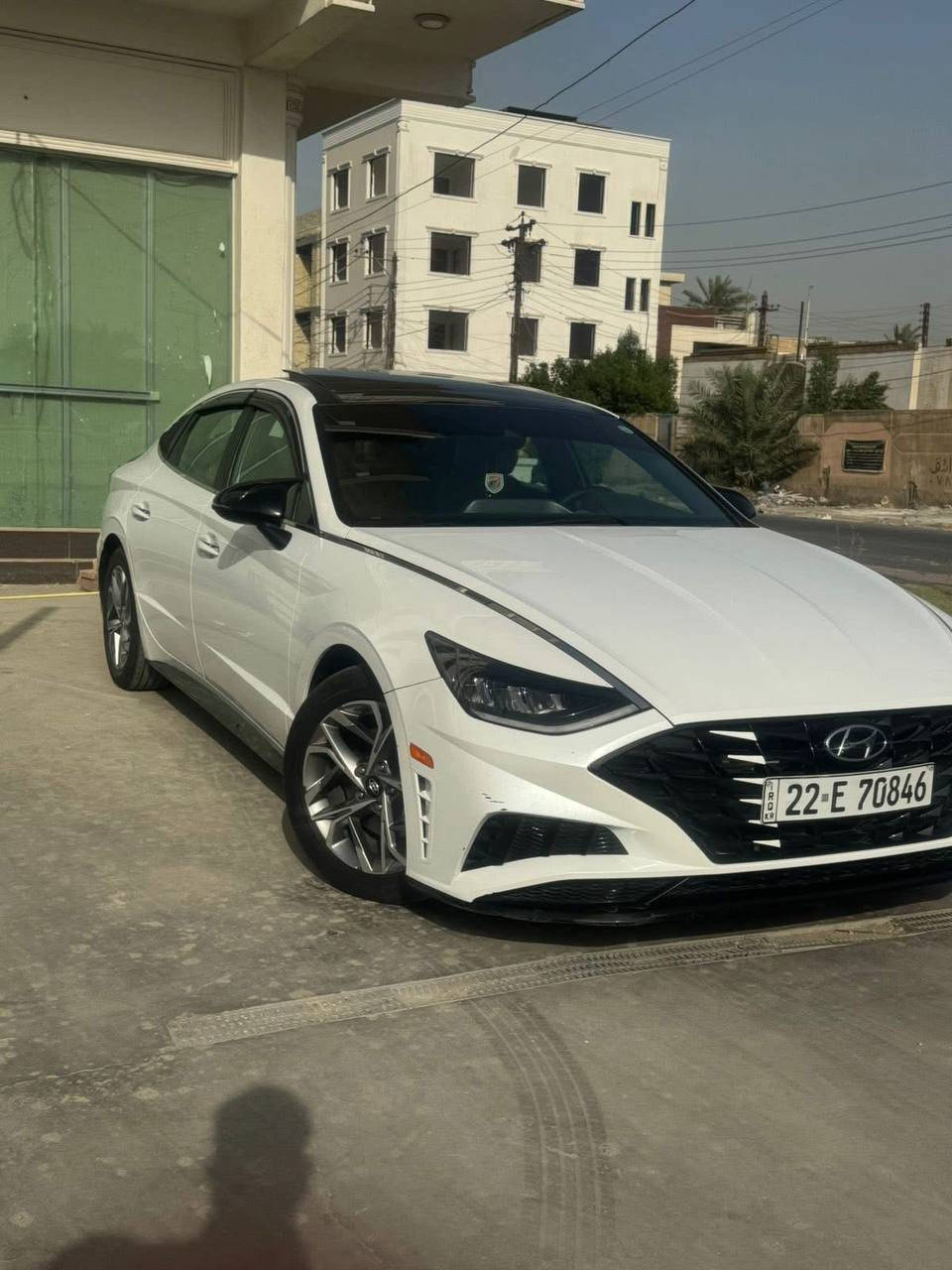 سوناتا امريكي 2020
محرك 2500 -( قبق جنطة فقط بدون دواخل وبل عراق جاملغ امامي جهة السايق مبدل 
 بدون دواخل
بدون ايرباك( ايرباك سليم ) 

ماشيه 85الف كيلو
بصمه
ويل كروم 
داخل لونين 
دبل شاشه
شاشه كار بلي 
كيج دجيتل
كير بيانو
تشغيل عن بعد
نظام سبورت
فول رادار امامي و خلفي 
مانع حوادث
كاميرا
قياده ذاتي
تحديد المسار

نقطة العمياء
لايت زيون
لايت ليد
حساس خلفي
كشن  هيتر
كشن  كهربائي
حجر كزوز بلادي
