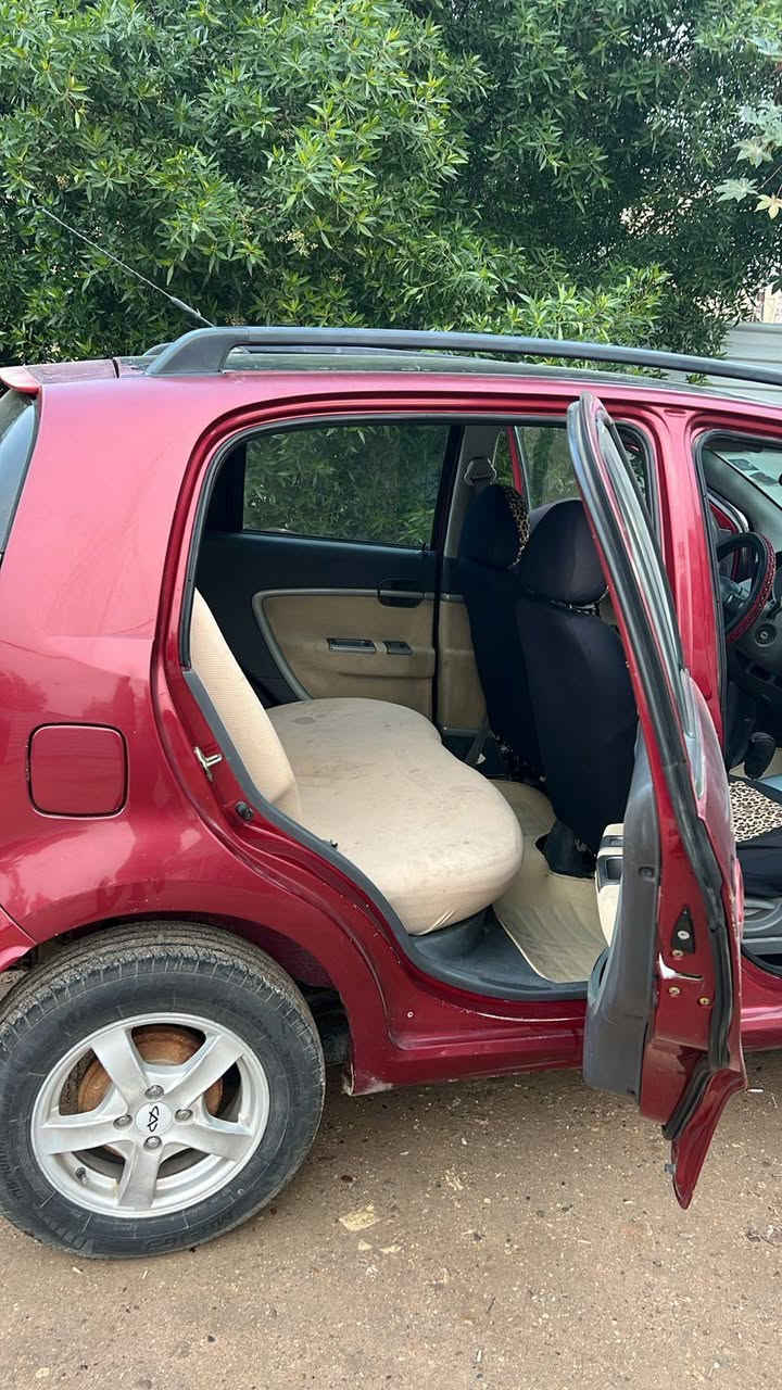 سلام عليكم سياره شيري اي وان السياره مكفوله من كلشي محرك البلادي لا تنقيص لا تبخير رقم نكليزي ديالى مشروع وطني بسمي تحويل ثاني يوم التبريد نقصه بس تلحم الراديتر وغاز والباقي مكفول السعر 45وبيه مجال بصيط حك الجيه موديل 2013 رقم الهاتف *********** بغداد, العراق
