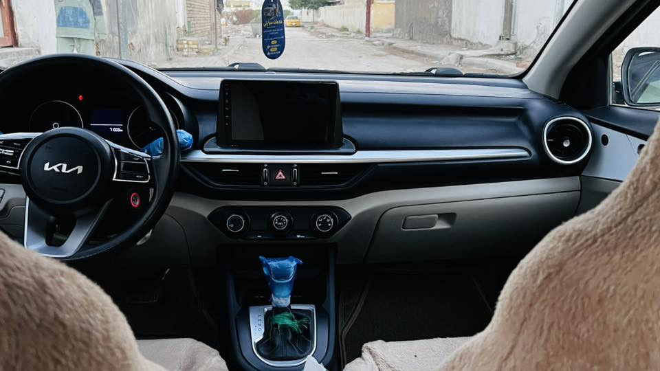 سيراتو 2022 ماشيه 70 الف فول رقم بغداد 
***********
