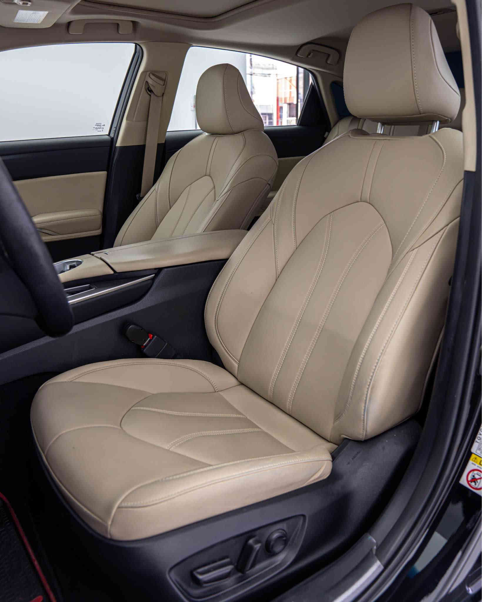 2022
‎کیلومەتر:31 هزار کیلومەتر
‎مەکینە :v6 
‎جوری سەقف: سلاید
‎کوشن: جلد+ھیتەر+تبرید+کارەبایی
‎دوخ:  كلين 
‎نرخ 350
‎رقم و سنوی جدید 
*********** دهوك
