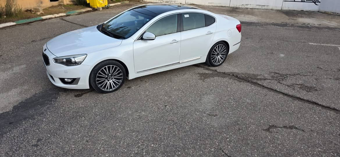 كادينزا 2014 🔺
فول vip داخل ملكي
كلين مابيها قطره صبغ
ماشيه 200 كم 
رقم اربيل
مكان السيارة الموصل
سعرها 156 وبيها مجال
بيع او مراوس
***********
