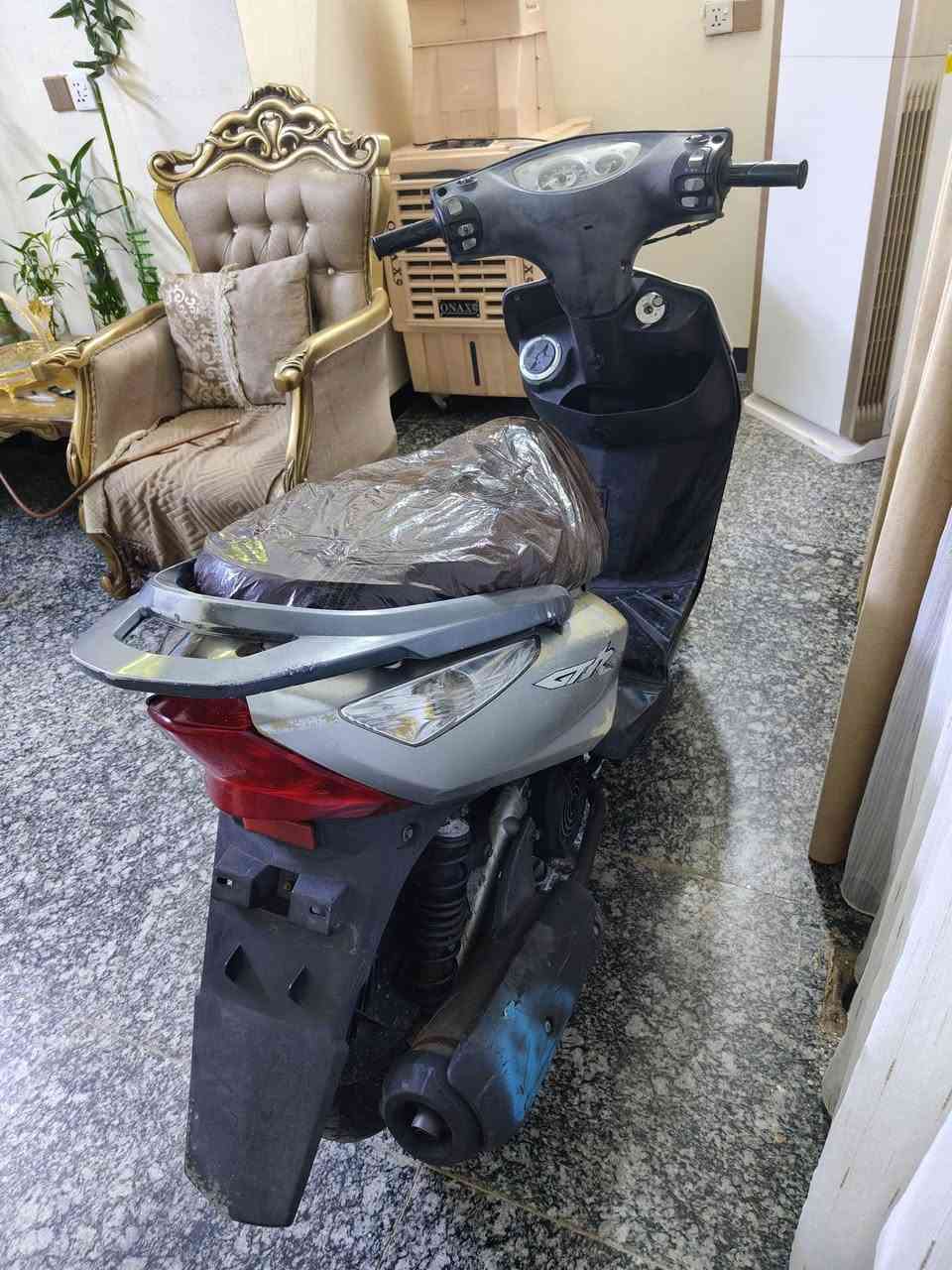 السلام عليكم 
للبيع ماكس ثعلب 
دراجه نظيفه كلش 
صارلها 4 اشهر نازله رمبه 
محرك اخرس ما تسمعله صوت 
كهربائيات كلها شغاله 
كيجات بانزين + كيلو متر شغالات 
محركها ما مفتوح ابد مكفول كفراتها ختم واحد 
مكاني بغداد الغزاليه شارع الضغط 
سعرها 725 وبيها مجال بسيط 
***********
